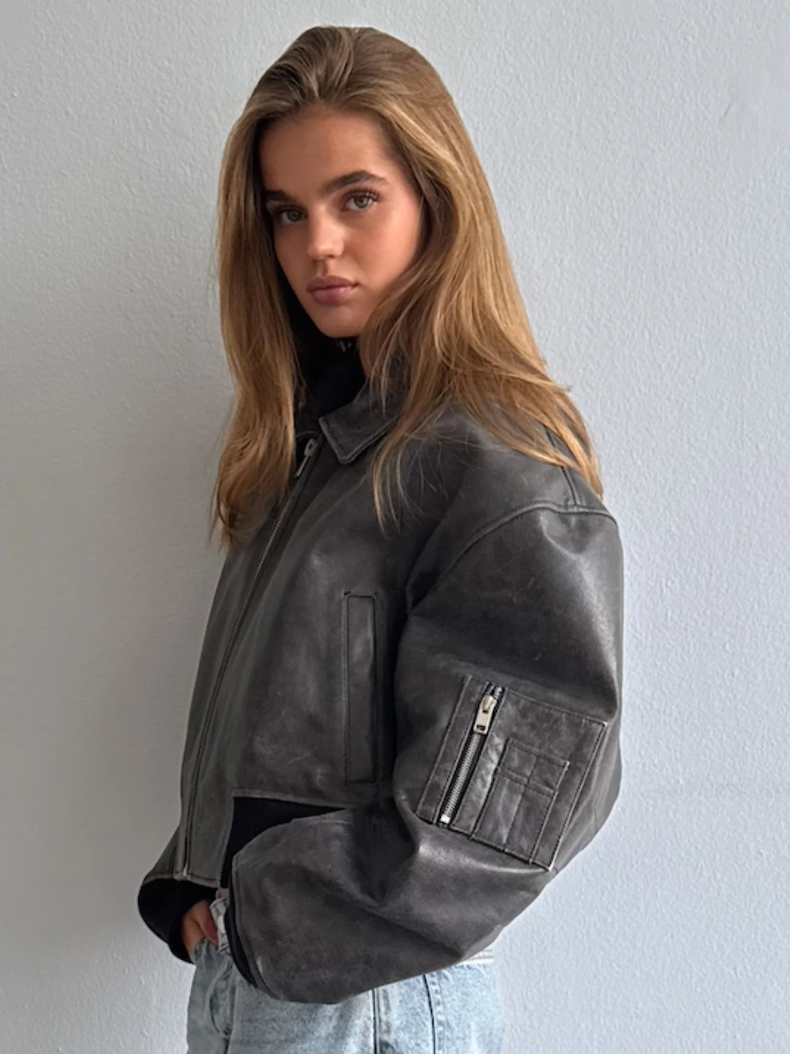 BONNIE CROPPED BOMBER - BLACK - Image 3