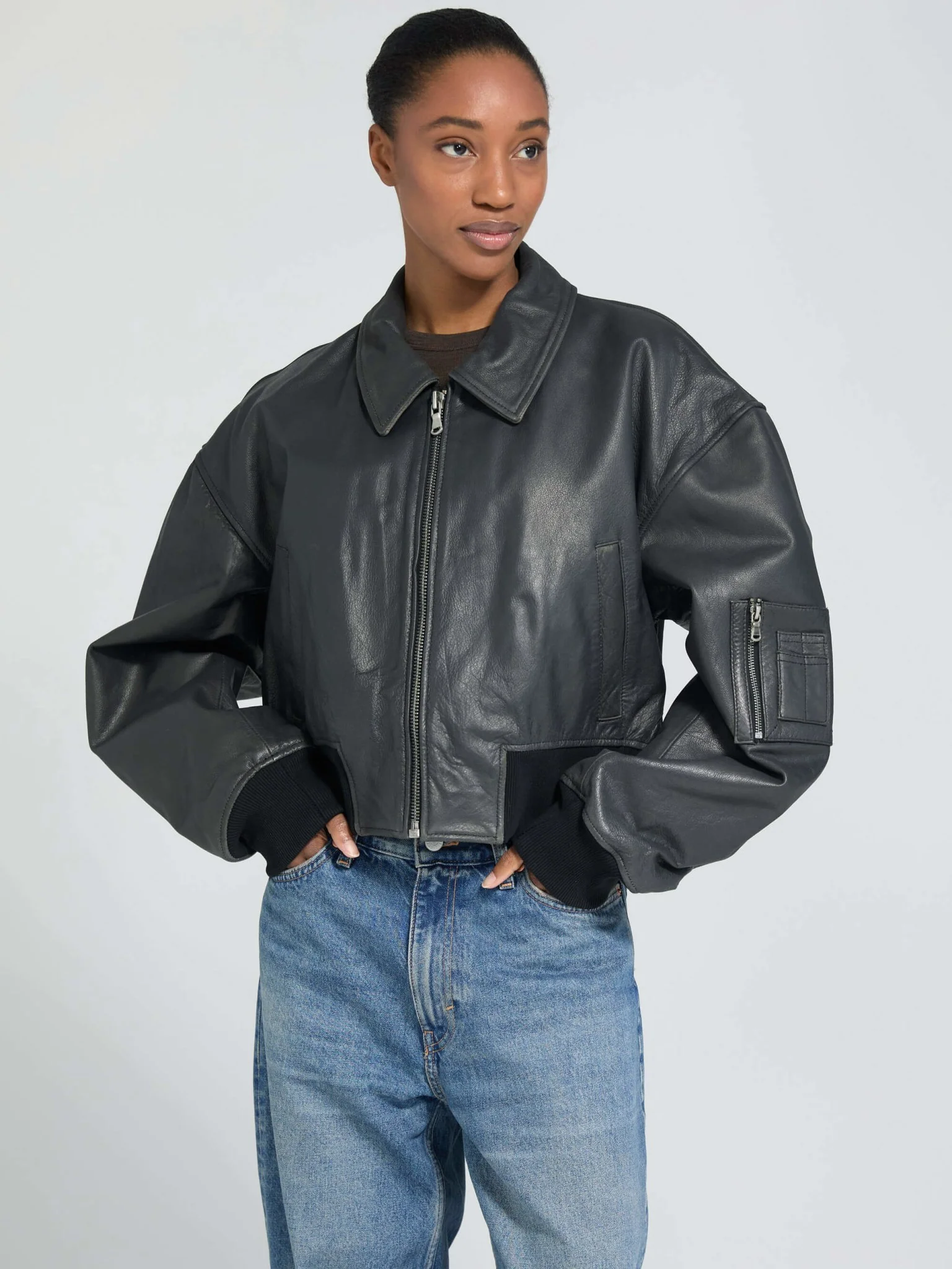 BONNIE CROPPED BOMBER - BLACK - Image 4
